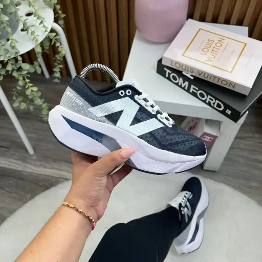 New Balance dama y caballero ref 1-00821